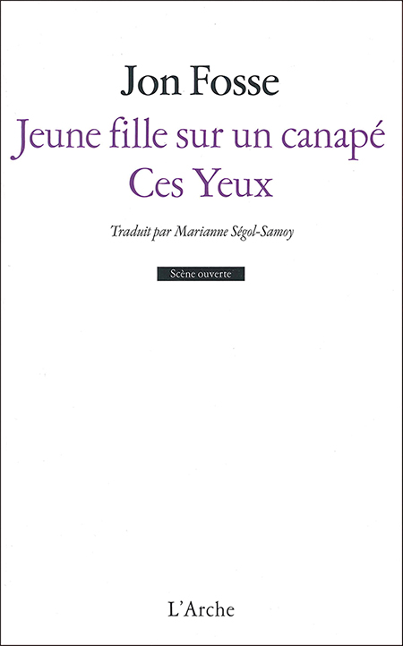 jeune-fille-sur-un-canape